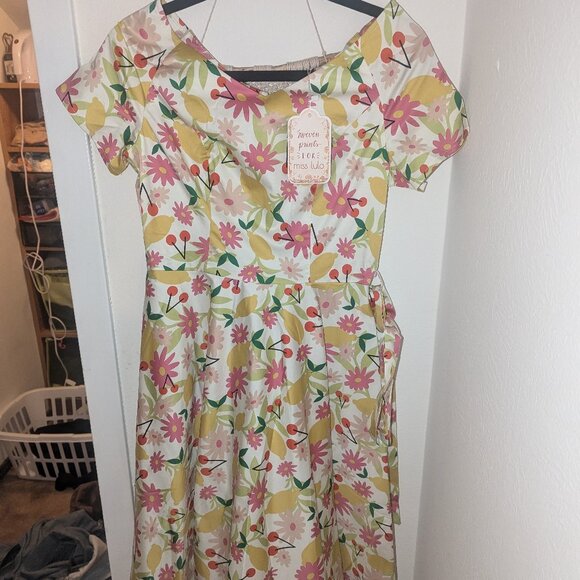 Ms Lulo 50s Style Floral pleated Dress (NWT) - Picture 4 of 7
